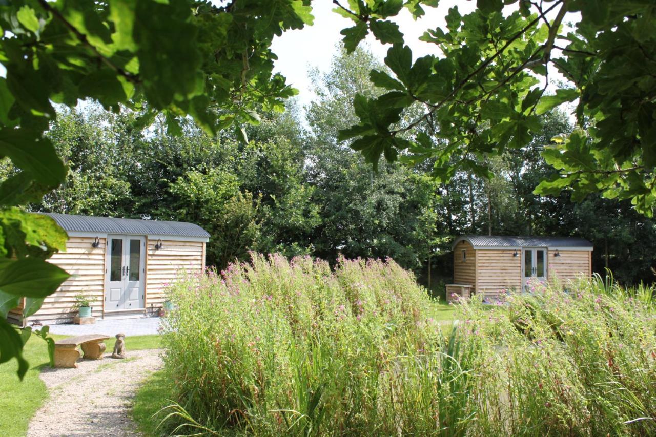 Luxury Shepherds Hut - The Moorhen By The Lake York Ngoại thất bức ảnh